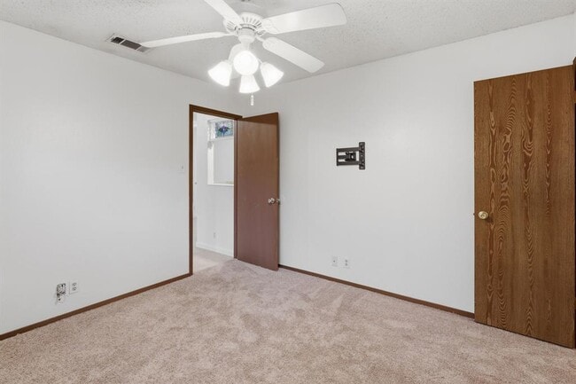 Building Photo - 12416 Deer Falls Dr