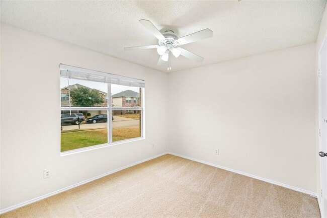 Building Photo - 2149 Franks St