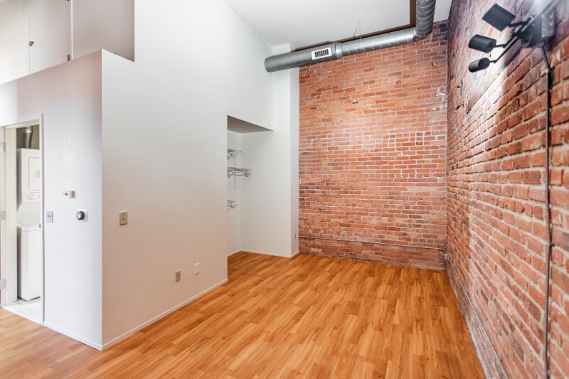 Building Photo - 6200 2nd Ave