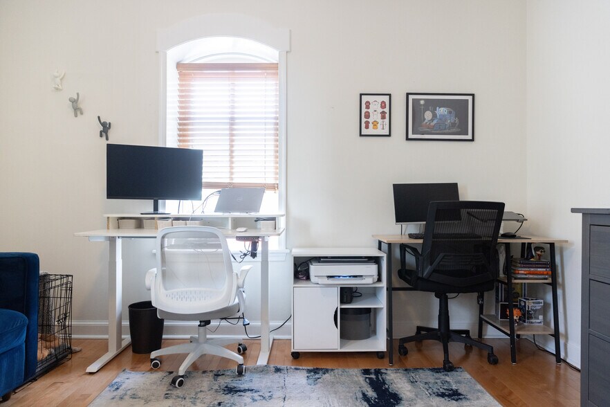 Building Photo - 1700 V St NW