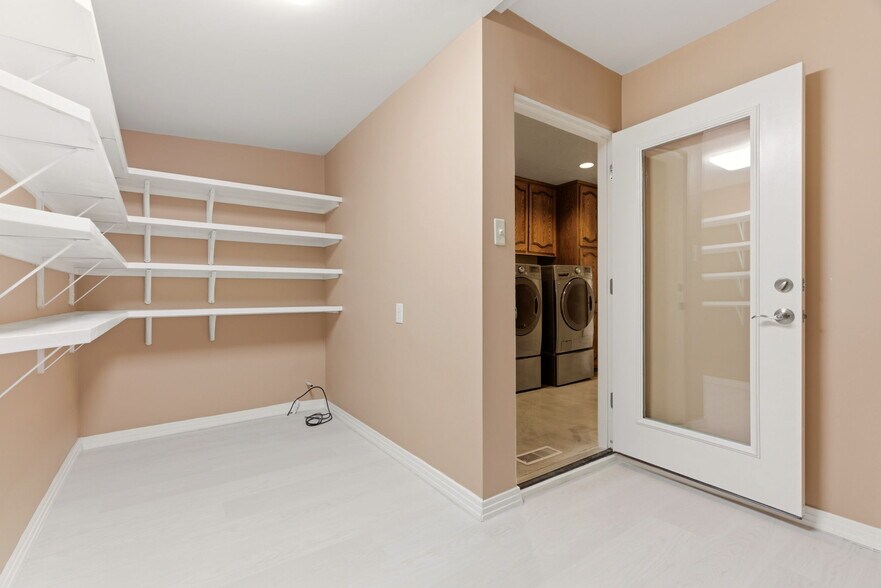 Building Photo - 9706 Tanoan Dr NE