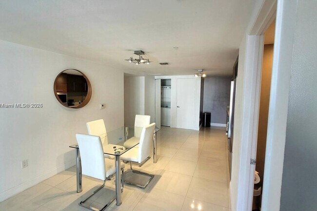 Building Photo - 481 Brickell Ave