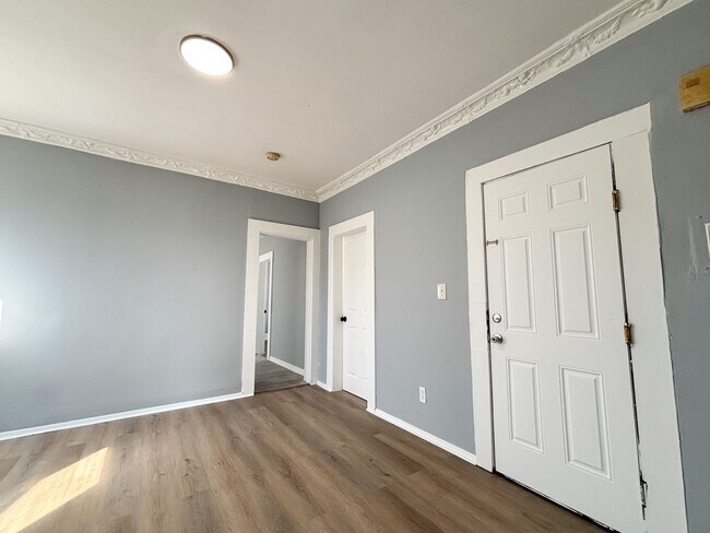 Building Photo - 478 S 15th St