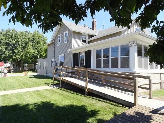 Building Photo - ms258