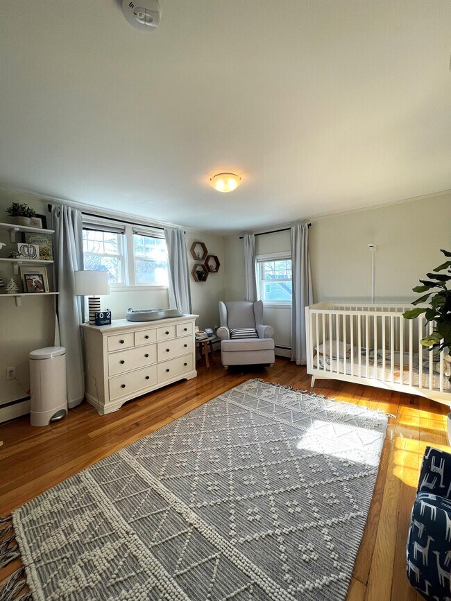 Building Photo - 36 Burroughs St