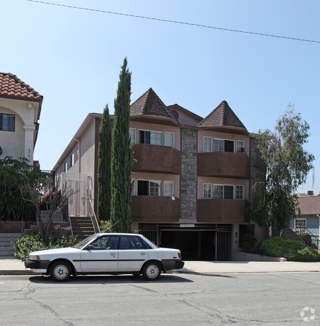 Building Photo - 310 E Elmwood Ave