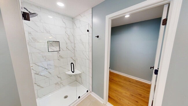 Building Photo - 171 Longwood Dr