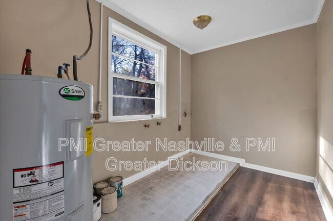 Building Photo - 385 Bonnavale Dr