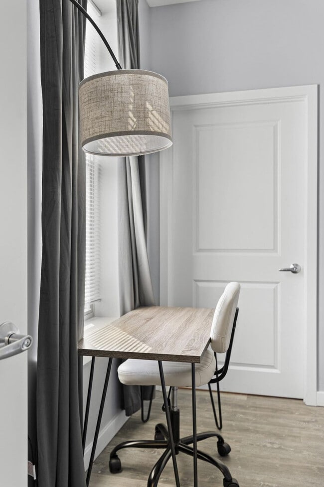 Building Photo - 95 Broadway-SI ID1240367P