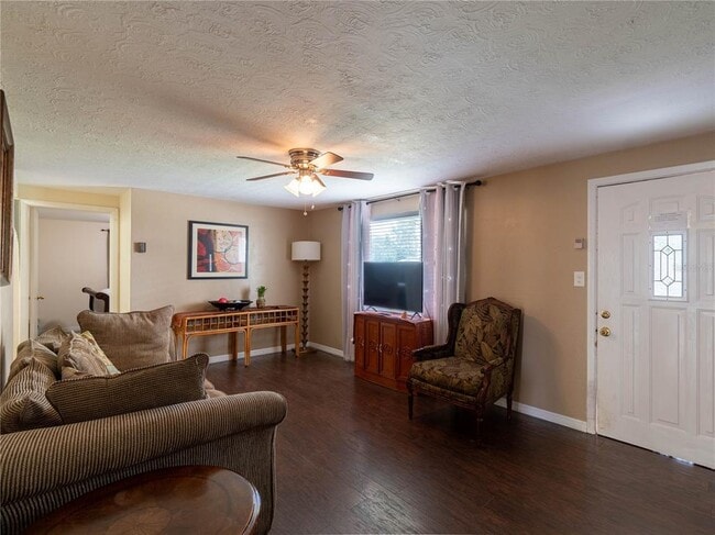 Building Photo - 2048 Melody Dr