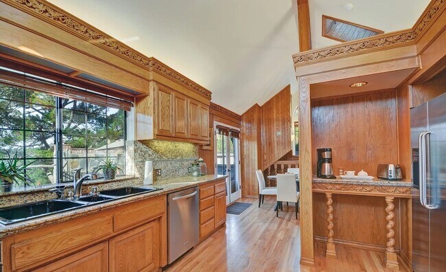 Building Photo - STUNNING LUXURY HOME WITH GORGEOUS SETTING IN WONDERFUL ORINDA!