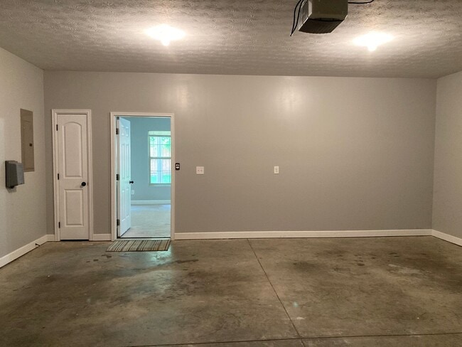 Building Photo - 103 Ashmore Ct
