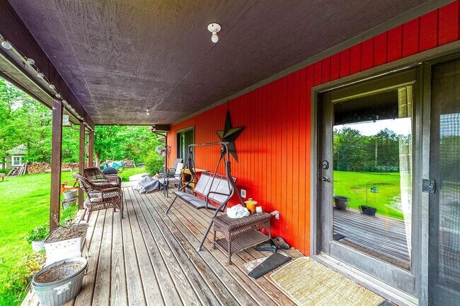 Building Photo - 3 Bedroom house