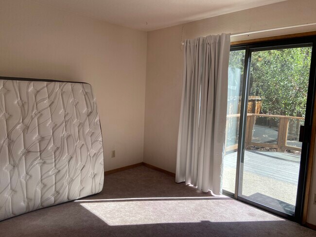 Building Photo - 2673 Wailaki St