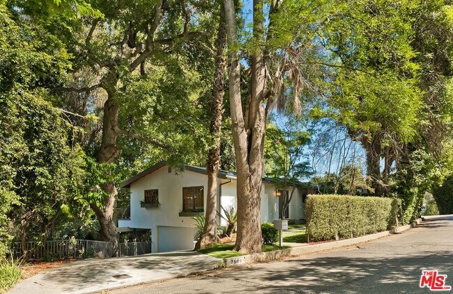Building Photo - 7586 Woodrow Wilson Dr
