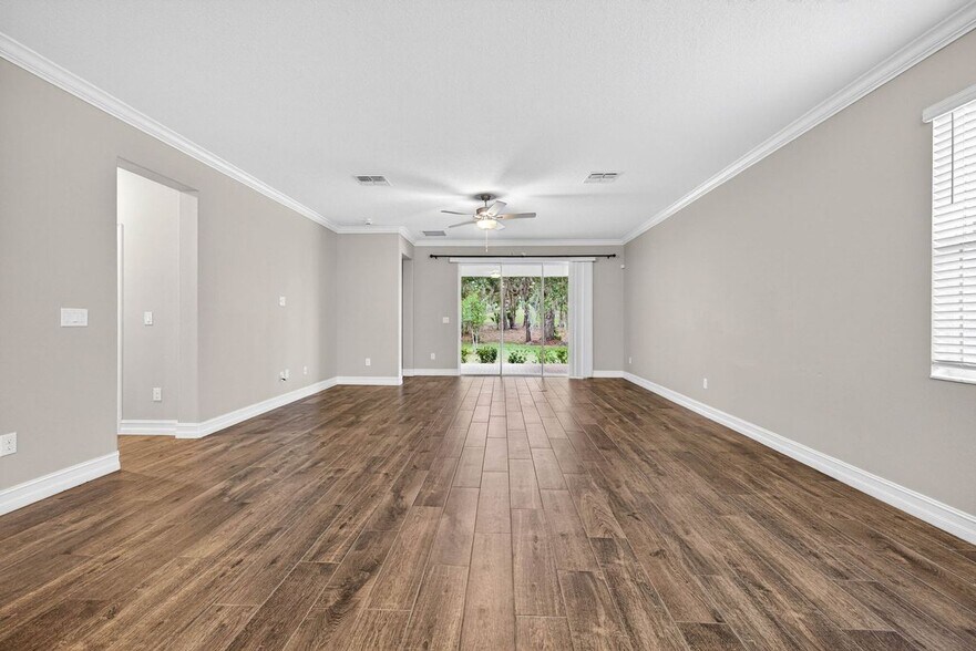 Building Photo - 19462 Forest Garden Ct