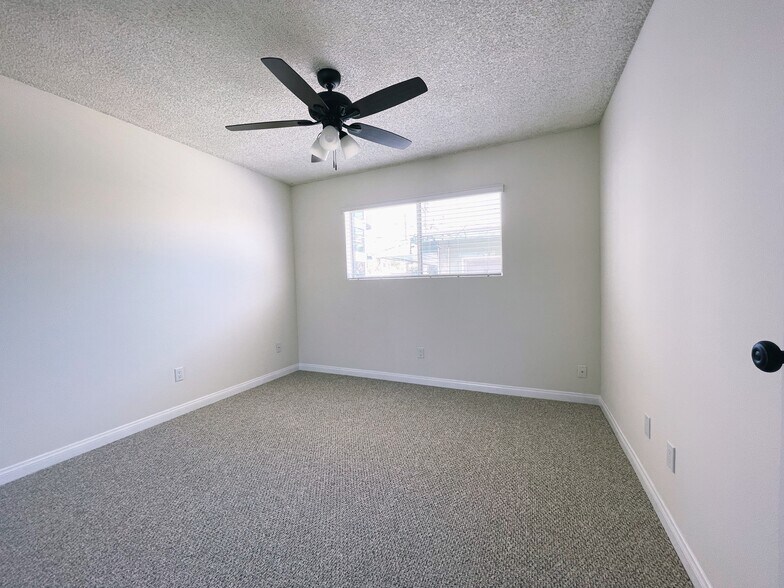 Building Photo - 3966 Cleveland Ave