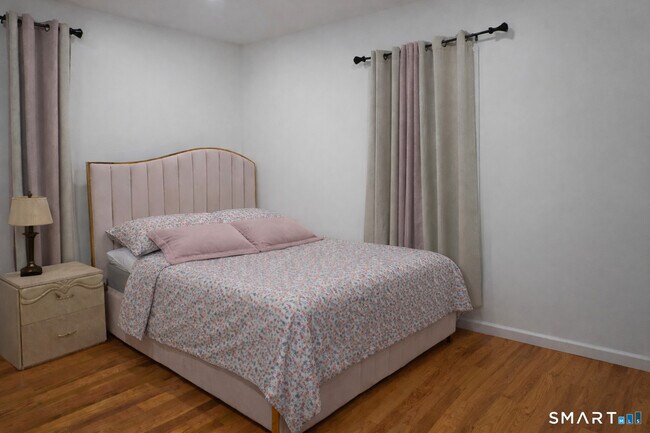 Building Photo - 171 Pequonnock St