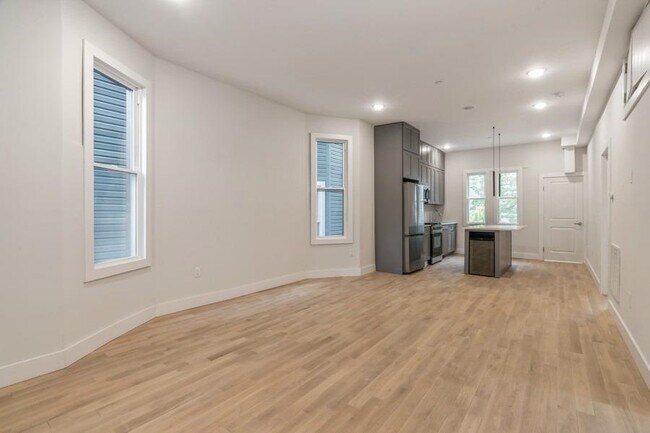 Building Photo - 543 Palisade Ave