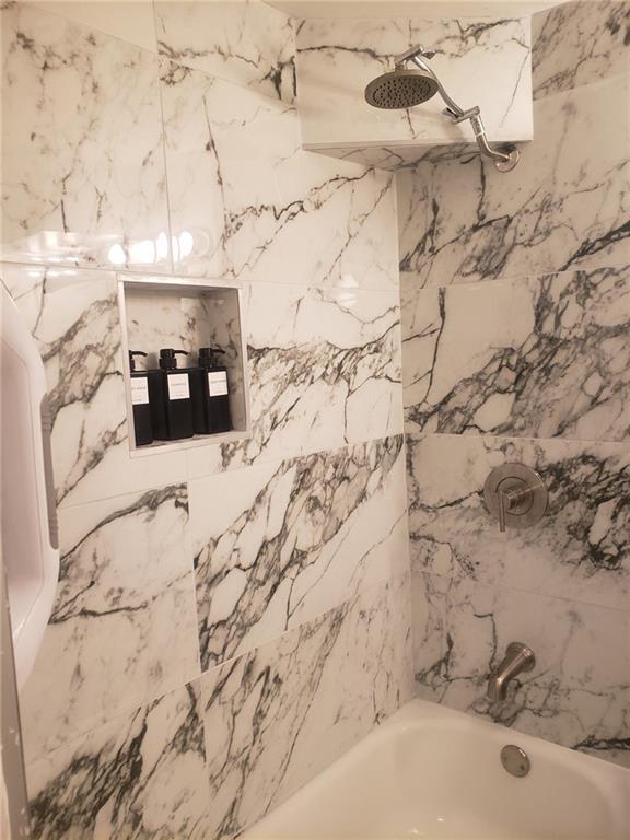 Building Photo - 843 Artwood Rd NE