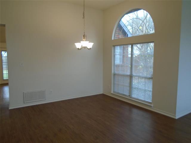 Building Photo - 320 Pebblebrook Ln
