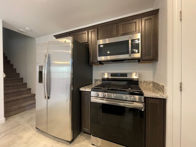 Building Photo - HENDERSON CADENCE COMMUNITY - 3 bed 2.5 ba...