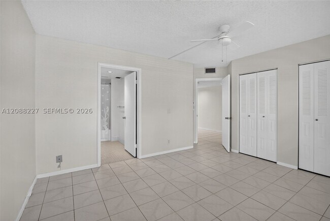 Building Photo - 1200 SW 125th Ave