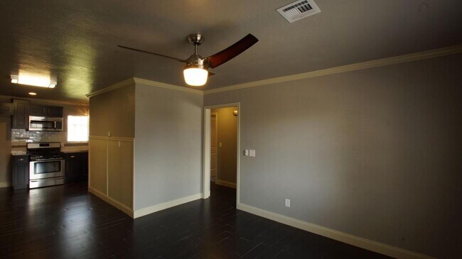 Building Photo - 413 Winding Ln