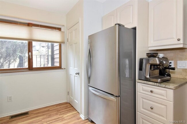 Building Photo - 63 Sunnyside Pl