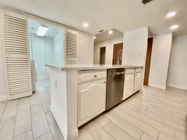 Building Photo - 1259 Blalock Rd