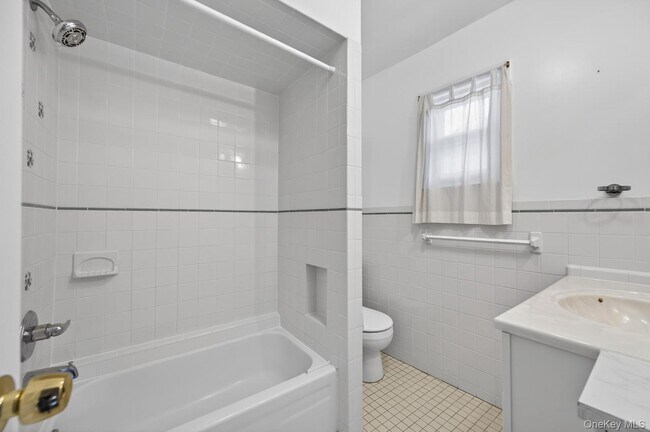 Building Photo - 68 Graywood Rd