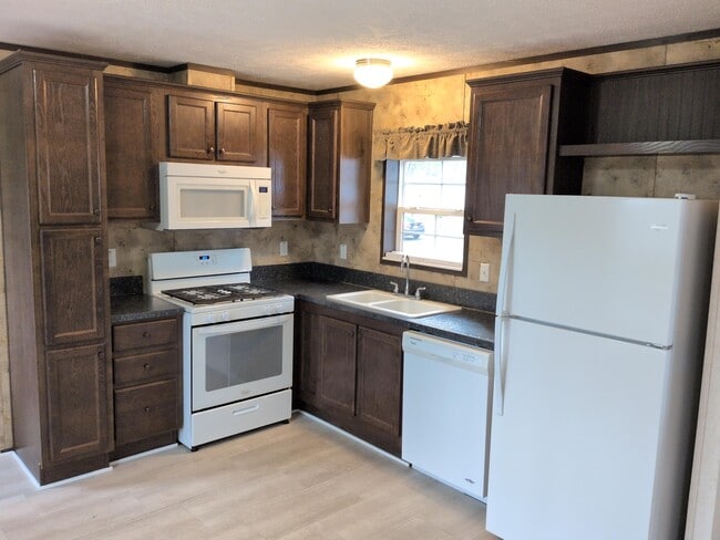 Building Photo - 106 Pine Grove Dr