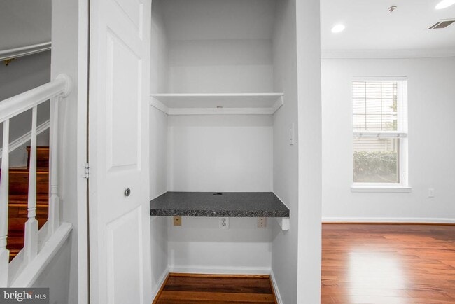 Building Photo - 11325 Aristotle Dr