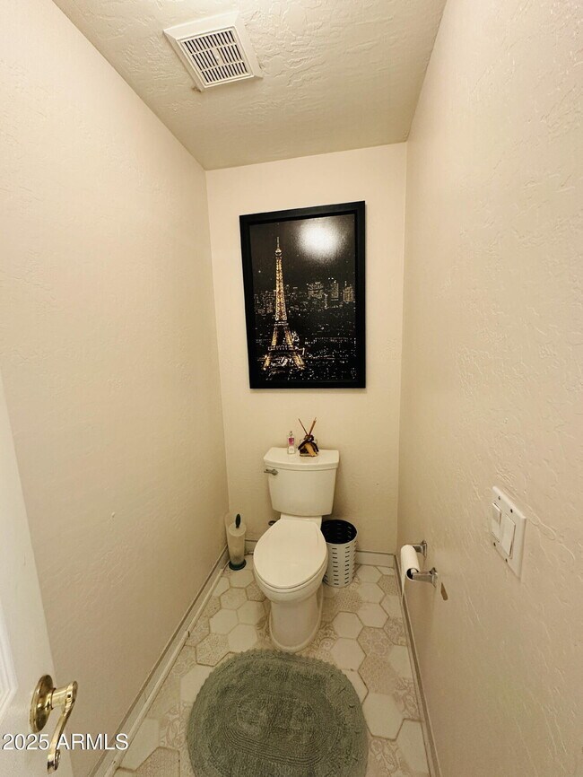 Building Photo - 727 W Mendoza Cir