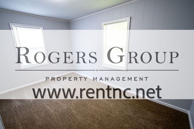 Building Photo - 649 N Main St