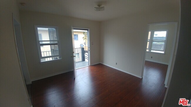 Building Photo - 4106 Rosewood Ave