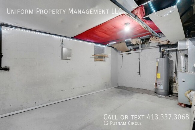 Building Photo - 12 Putnam Cir