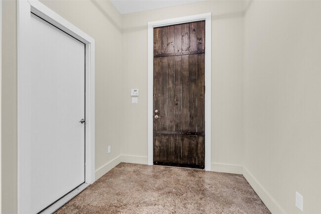 Building Photo - 145 Meadowview Dr