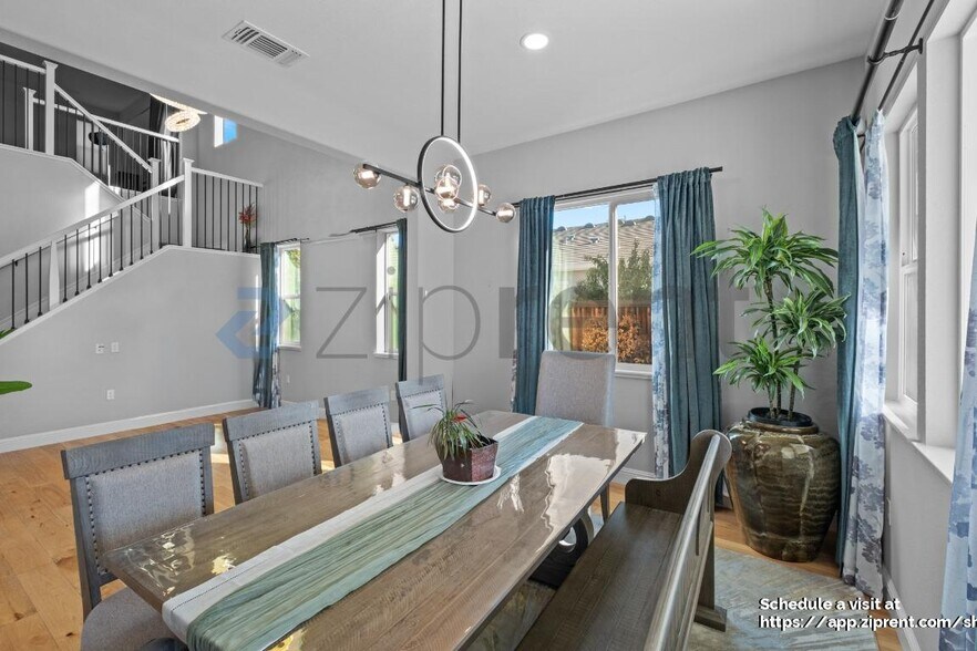 Building Photo - 1920 Muirwood Lp