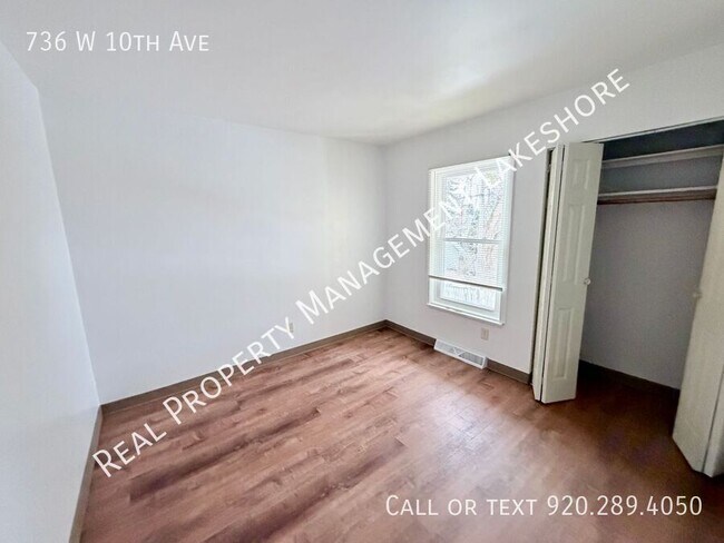 Building Photo - 736 W 10th Ave