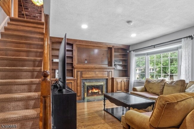 Building Photo - 428 Riverview Rd