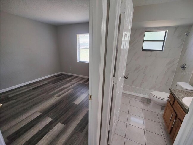 Building Photo - 759 Maderia Ct