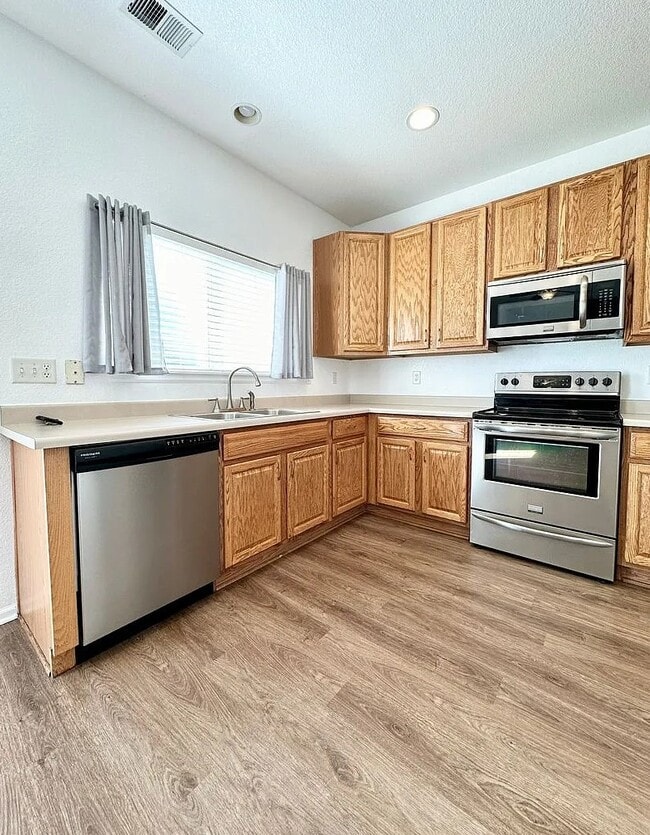 Building Photo - 2434 E 127th Pl