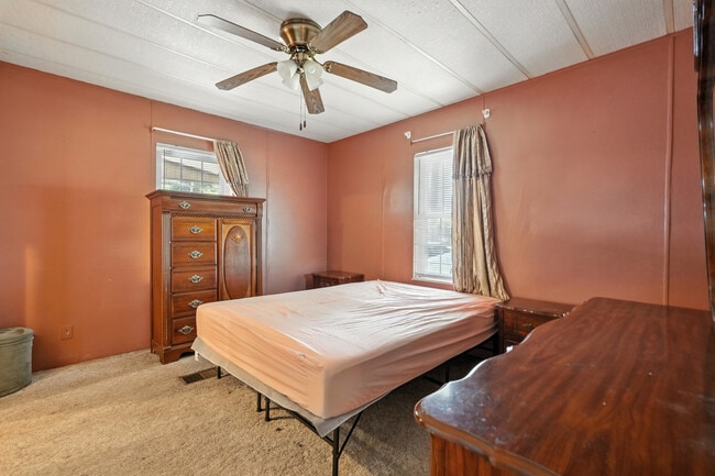 Building Photo - 163 Buchanan Cir