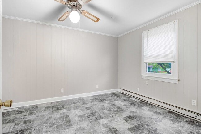 Building Photo - Beautifully Remodeled-3Bd, 1 and 1/2 Ba wi...