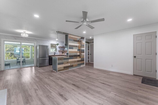 Building Photo - Charming Two Bedroom in Rogers