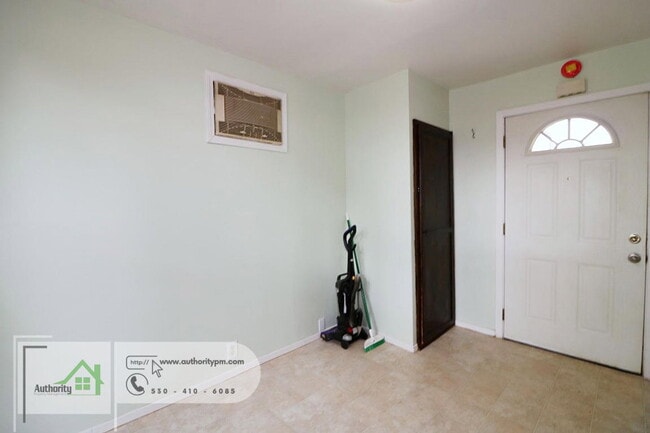 Building Photo - 6530 Dale Ln