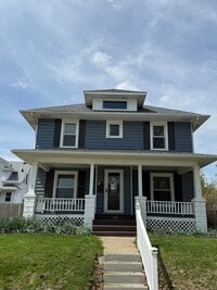 Building Photo - For Rent: Spacious 4-Bedroom Home in Moline, IL – $1,750/month