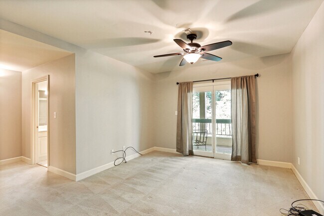 Building Photo - EXQUISITE VININGS/SMYRNA 3B/3.5BA W/ ELEVA...