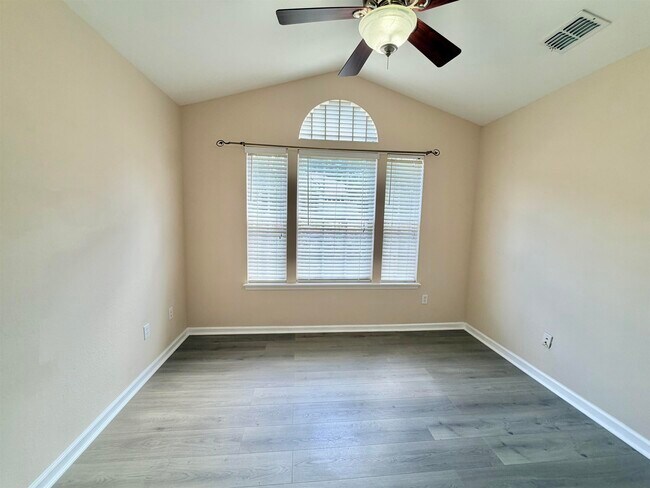 Building Photo - 9336 Royal Troon Dr